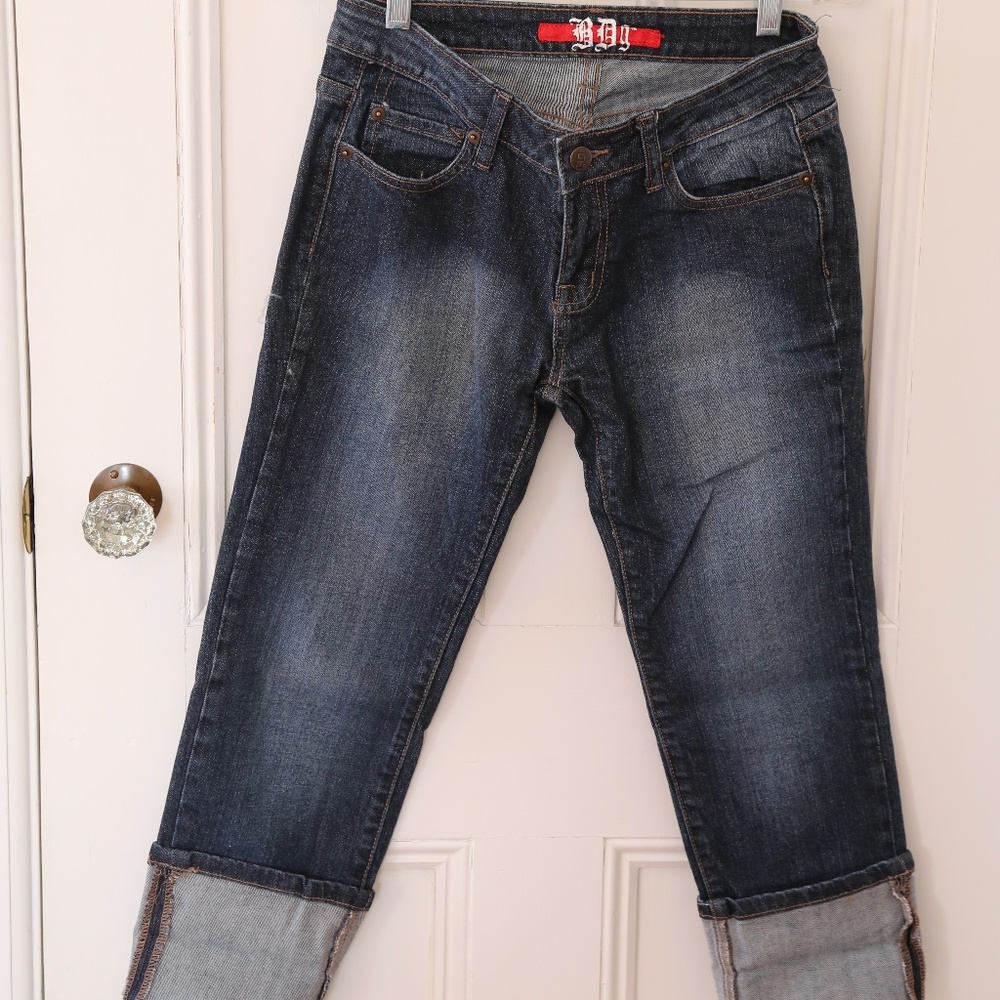 Cropped jeans. Size 5.